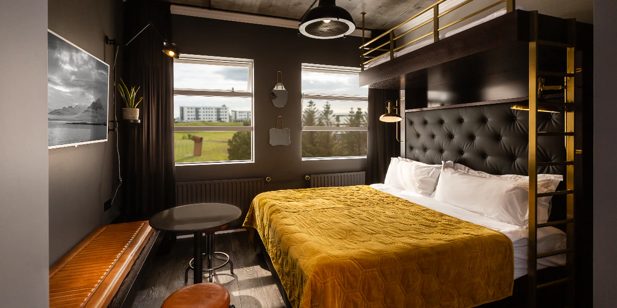 R13 - A Townhouse Hotel